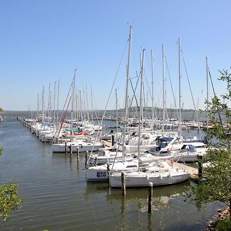 Hafennahe Penthousewohnung Mit Meerblick - Hafenresidenz Lauterbach Fewo 2-7 Eksteriør billede