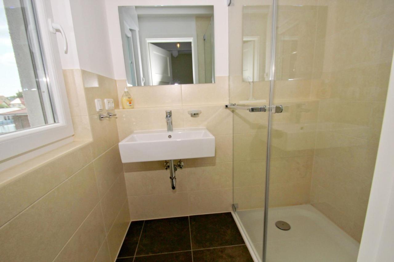 Hafennahe Penthousewohnung Mit Meerblick - Hafenresidenz Lauterbach Fewo 2-7 Eksteriør billede