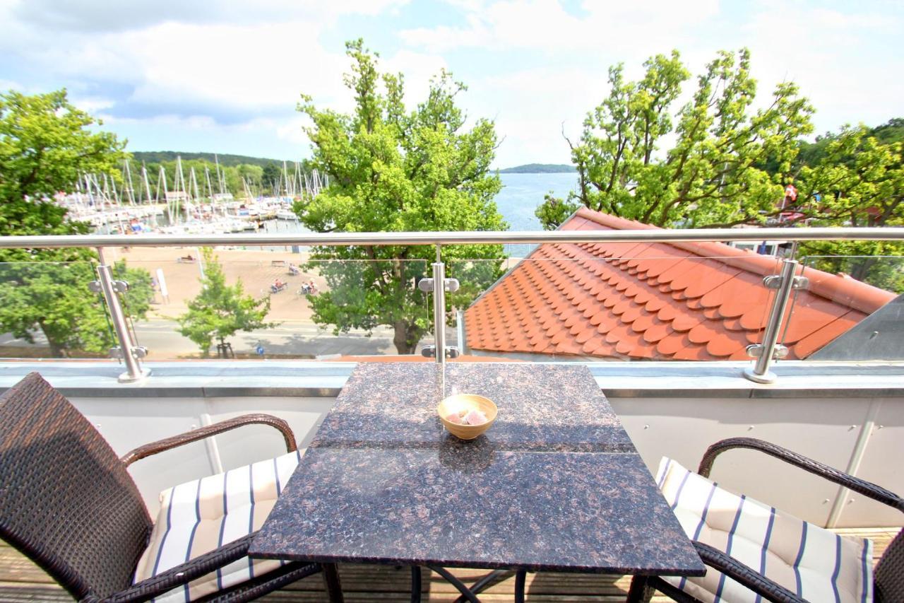 Hafennahe Penthousewohnung Mit Meerblick - Hafenresidenz Lauterbach Fewo 2-7 Eksteriør billede