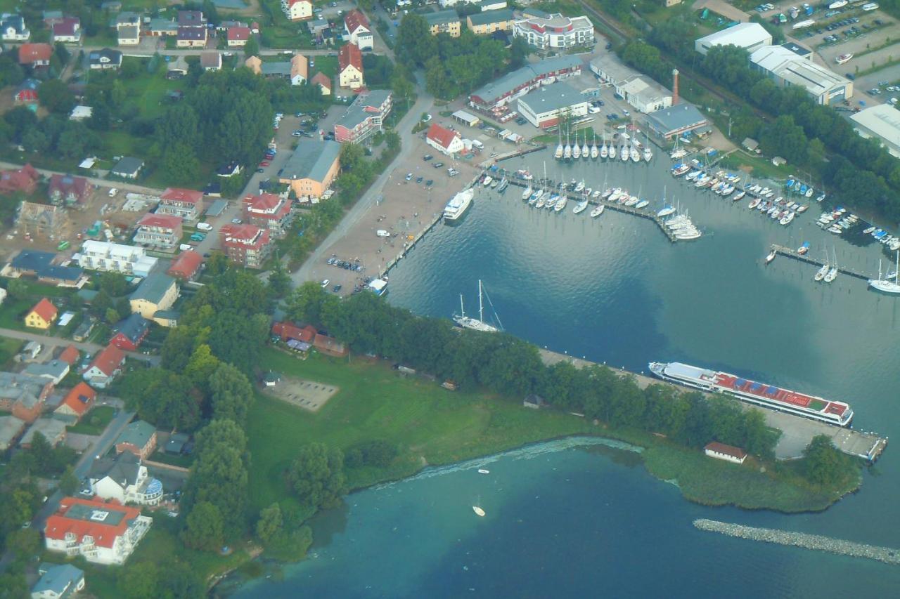 Hafennahe Penthousewohnung Mit Meerblick - Hafenresidenz Lauterbach Fewo 2-7 Eksteriør billede
